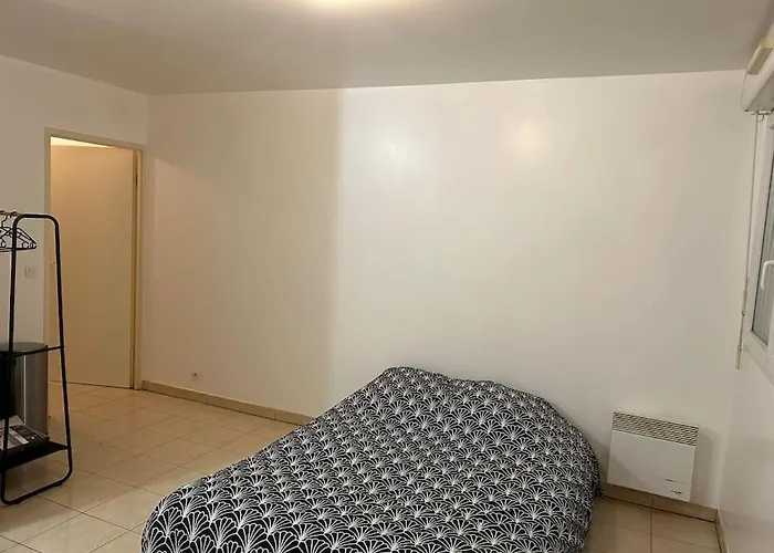 A 2 Pas Du Metro דירה קלישי